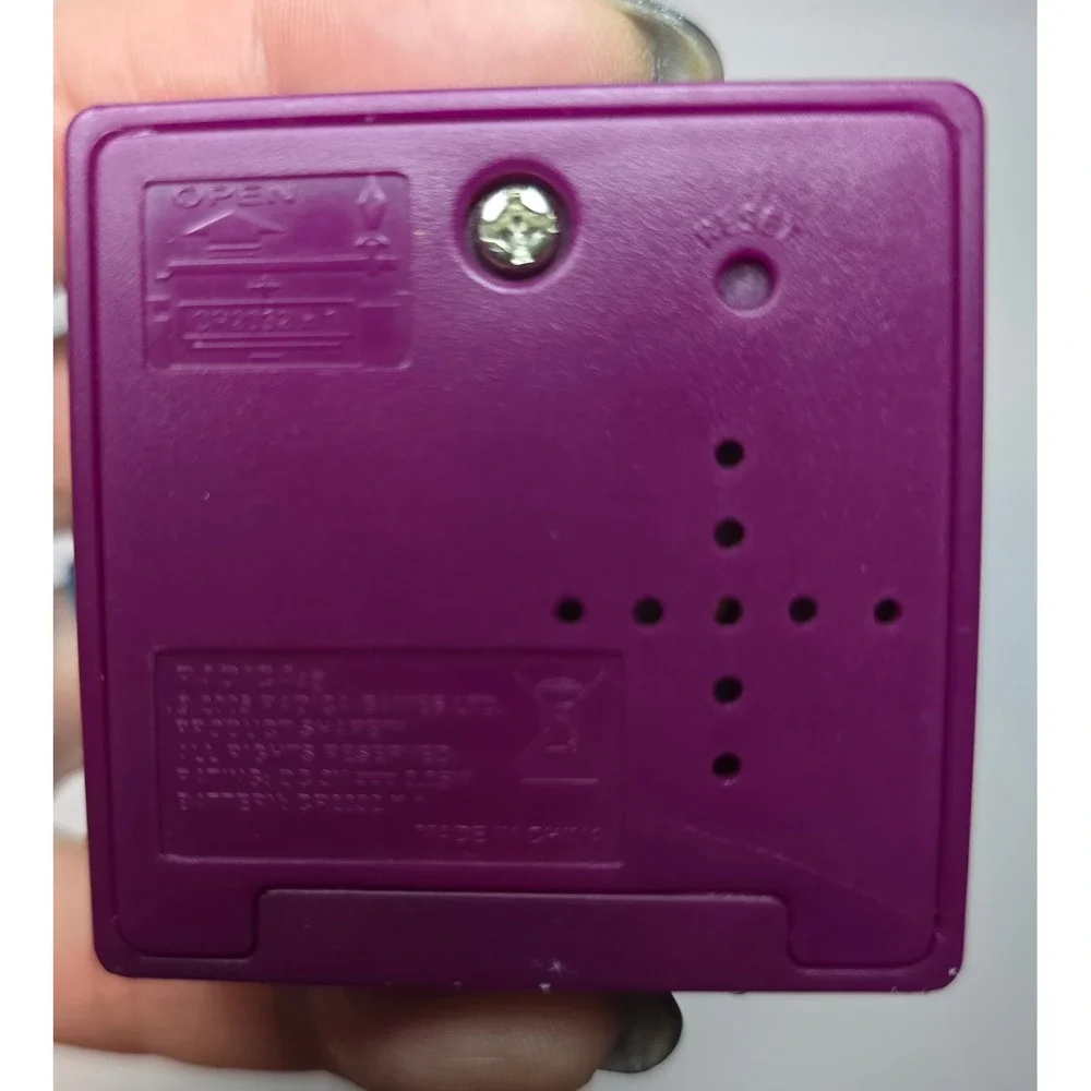 RadicaCube WorldSlim Purple Interactive Electronic HandheldGame 2005 Retro Toy